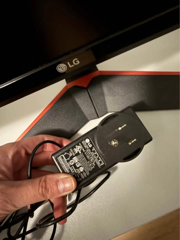 LG 24" Full HD IPS Gaming Monitor - photo 3