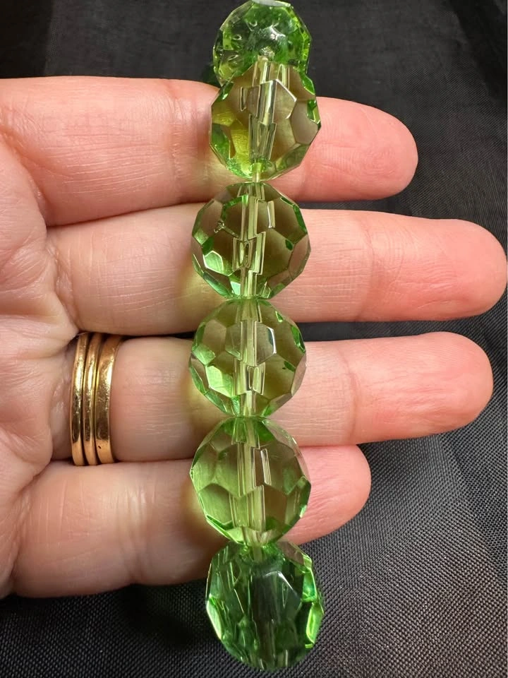 Green faceted bead bracelet - photo 2