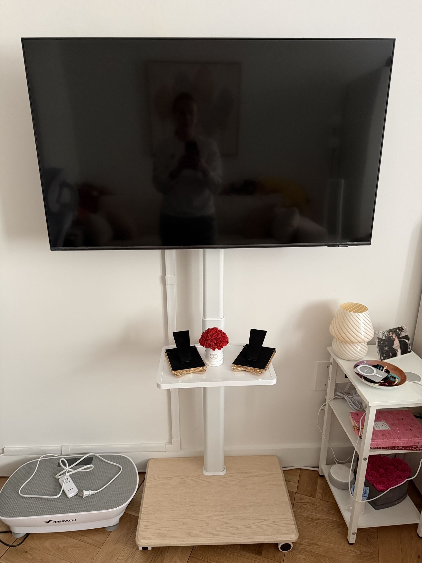 43in TV + Rolling TV Stand