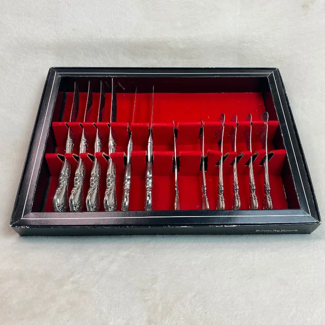 Oneida Baycrest Stainless Steel Butter Knives image indicator(2)