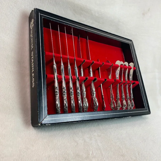 Oneida Baycrest Stainless Steel Butter Knives image indicator(3)