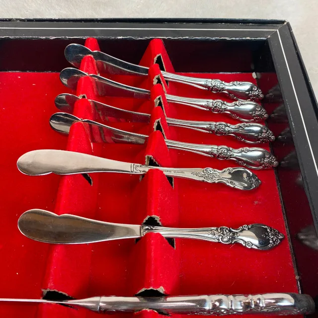 Oneida Baycrest Stainless Steel Butter Knives image indicator(9)