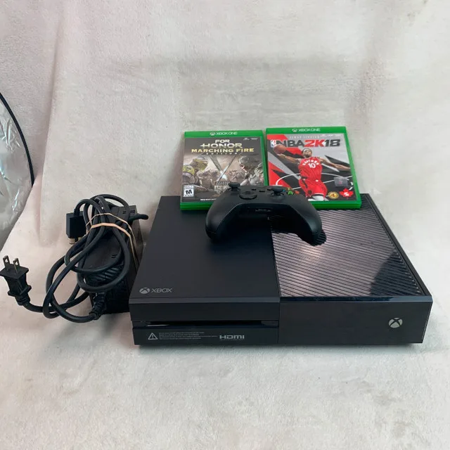 Xbox One + Controller + 2 Games image indicator(2)