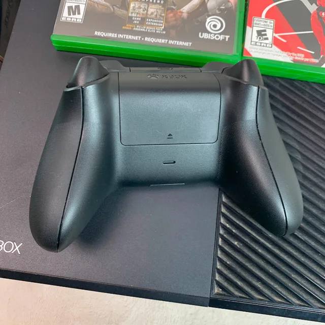Xbox One + Controller + 2 Games image indicator(10)