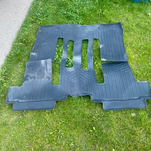 Kia Sedona Rubber Mat 2nd & 3rd Row - Great for Winter image indicator(2)