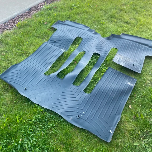 Kia Sedona Rubber Mat 2nd & 3rd Row - Great for Winter image indicator(7)