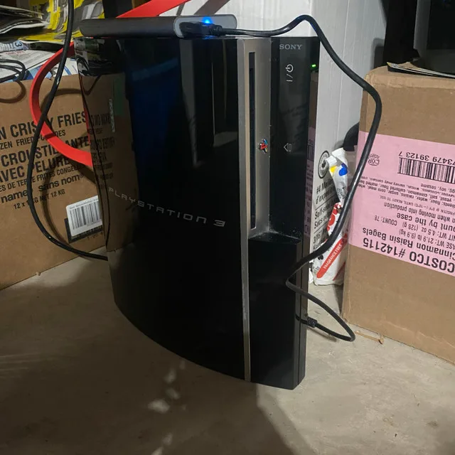 PS3 80gb Modded c/w built-in games image indicator(2)