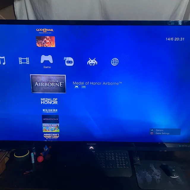 PS3 80gb Modded c/w built-in games image indicator(7)