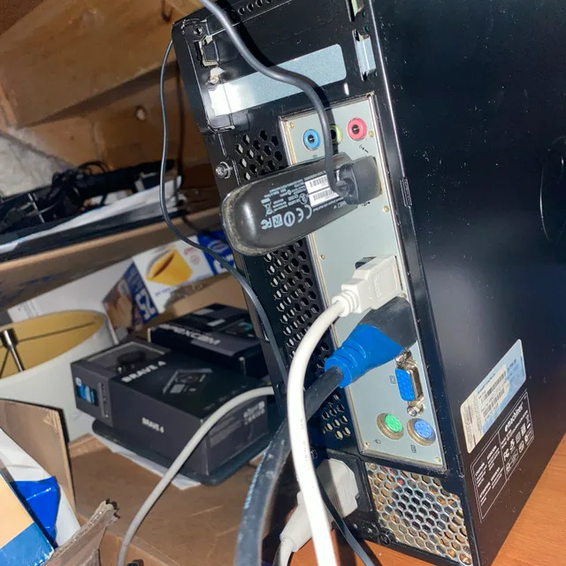 Compact PC eMachines 250gb AMD Radeon 1.65ghz 64bit image indicator(3)