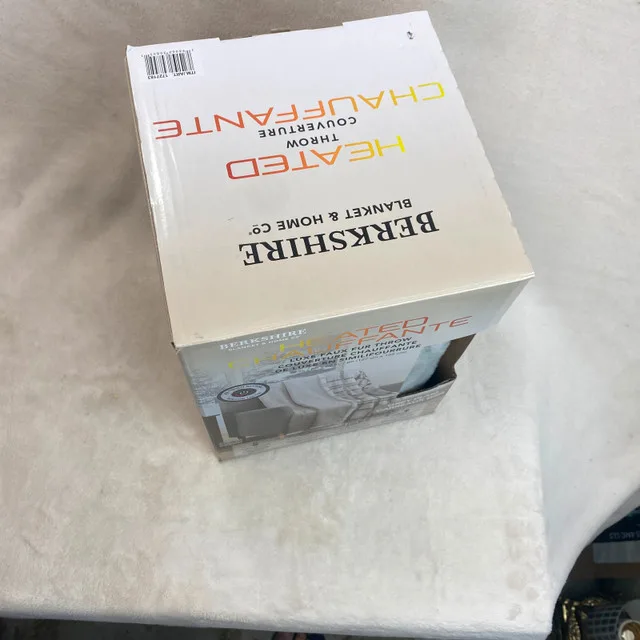 Berkshire Life Heated Throw 127 x 152 cm Faux Fur Gray image indicator(4)