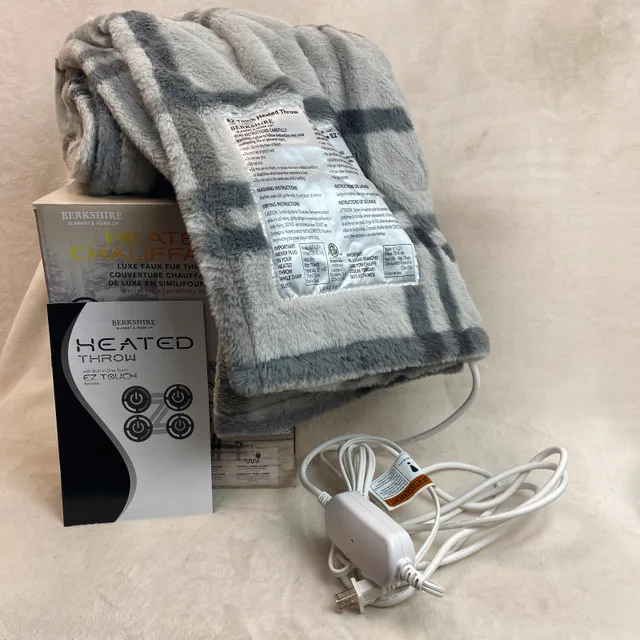 Berkshire Life Heated Throw 127 x 152 cm Faux Fur Gray image indicator(6)