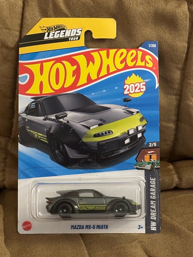 Hot Wheels Mazda MX-5 Miata - photo 2