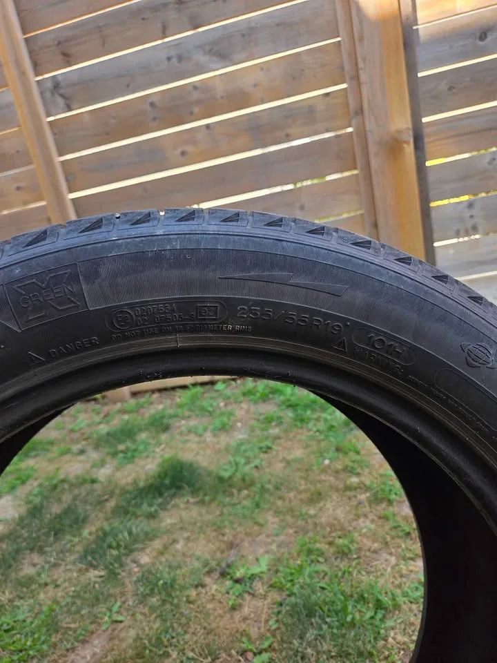 Michelin Radial X ice 235/55R19 Tire image indicator(3)