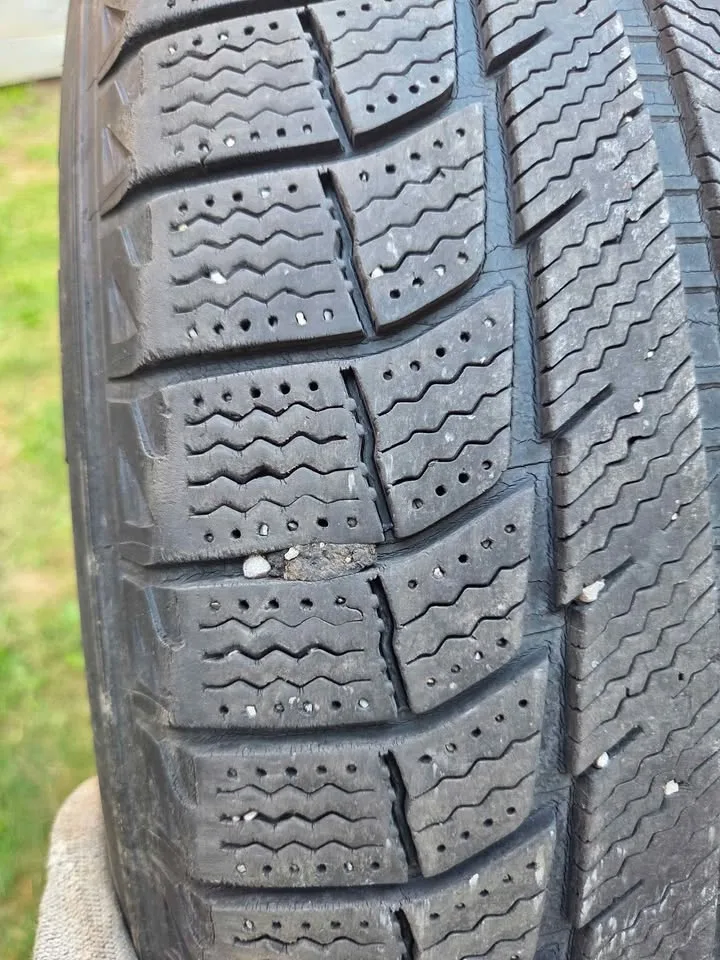 Michelin Radial X ice 235/55R19 Tire image indicator(6)