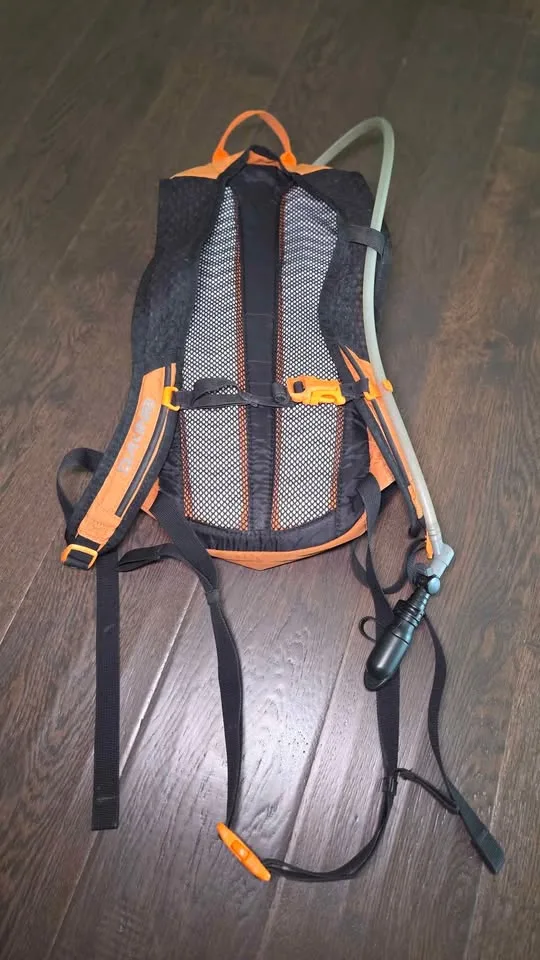 Dakine Hydration Pack image indicator(2)