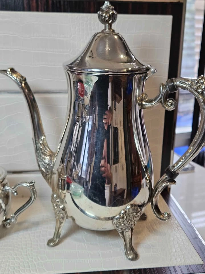 Vintage Silverplate Coffee Pot & Sugar Bowl Set - photo 2