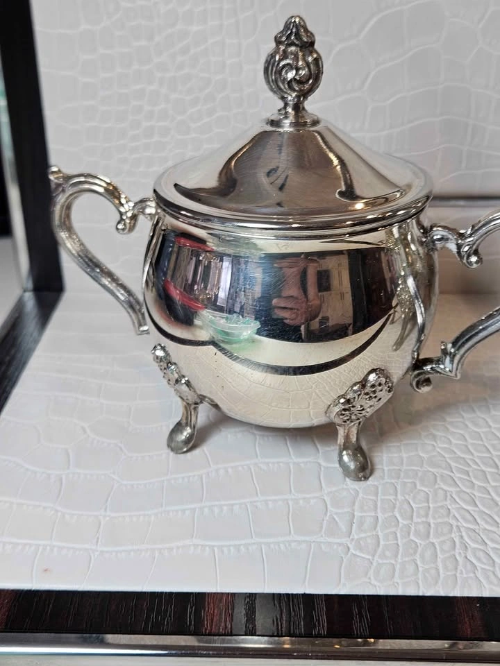 Vintage Silverplate Coffee Pot & Sugar Bowl Set - photo 3
