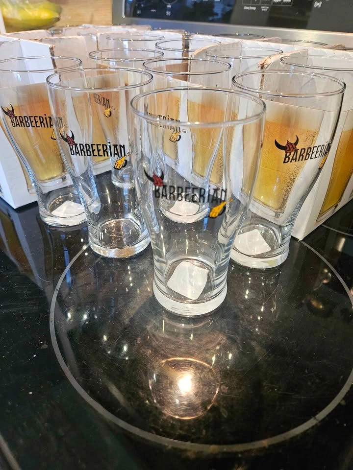 Set of 18 Matching Beer Glasses – New in Boxes - photo 2
