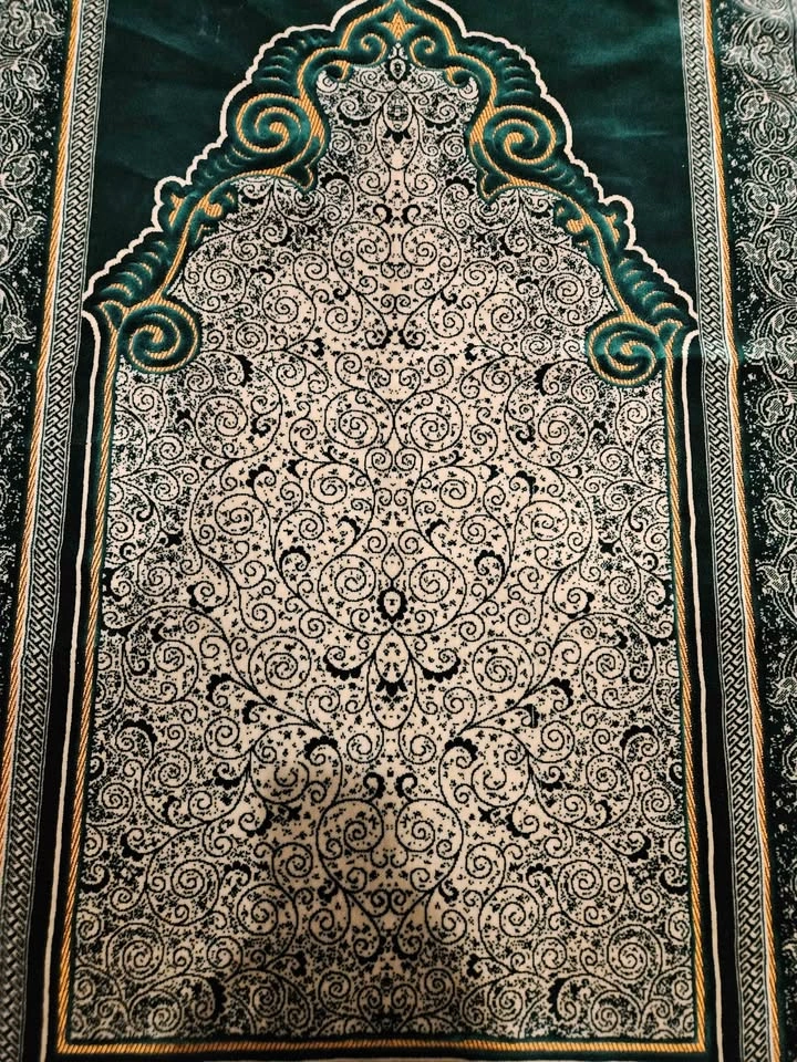 Decorative Prayer Rug / Floor Mat – Green & Gold (31.5" x 50") - photo 2