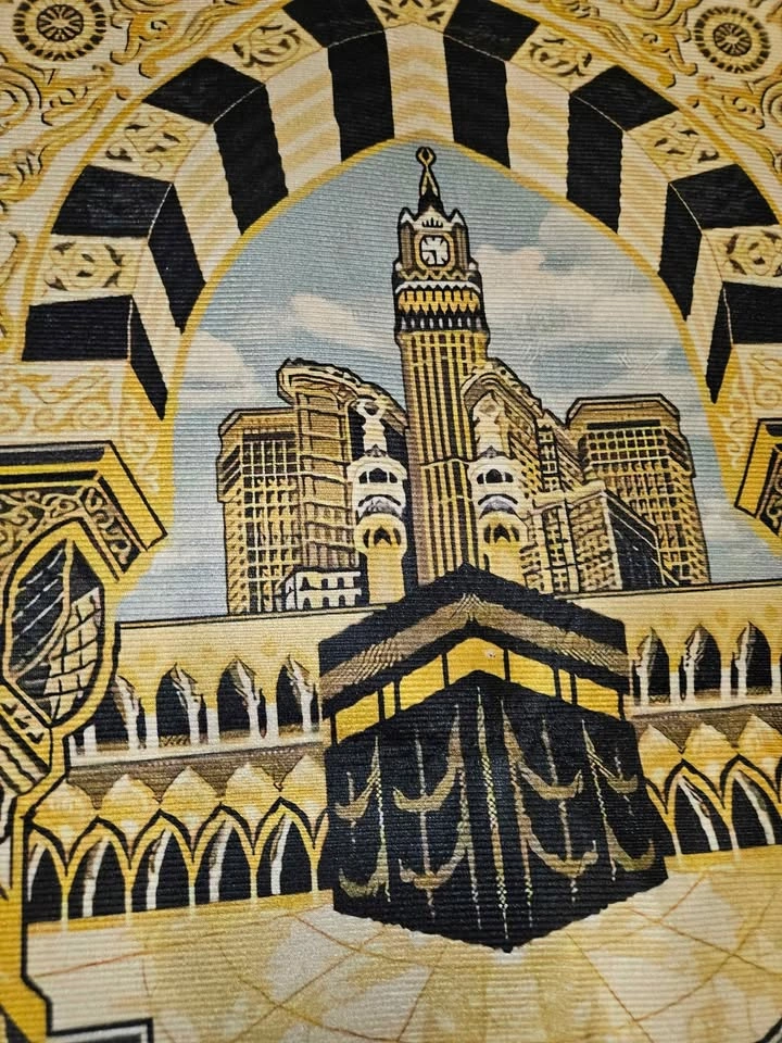 Decorative Prayer Rug / Wall Tapestry – 35” x 20” - photo 3