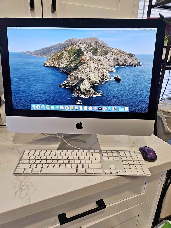 21.5” Desktop Computer i5 8GB RAM – Keyboard & Mouse Included