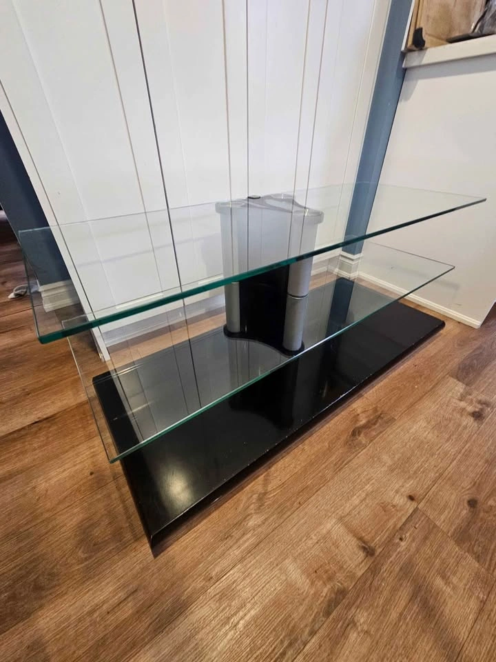 Modern Tempered Glass TV Stand / Media Console – Sturdy & Sleek - photo 5