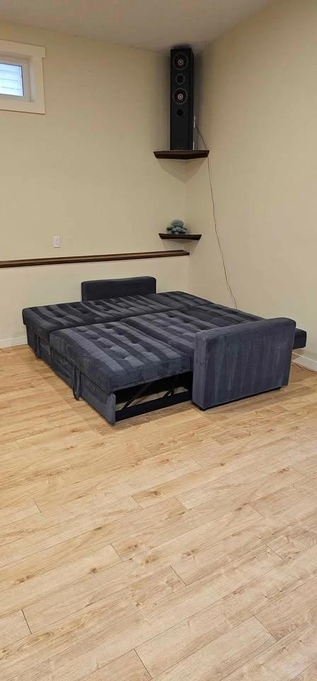 Like New King Size Pull Out Sectional - photo 3