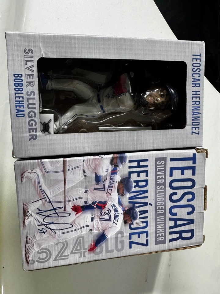 Toronto Blue Jays Teoscar Hernández Collectable Bobblehead - photo 3