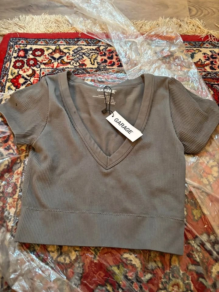 Garage crop top NWT, small