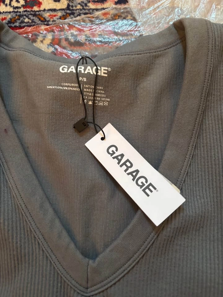 Garage crop top NWT, small - photo 2