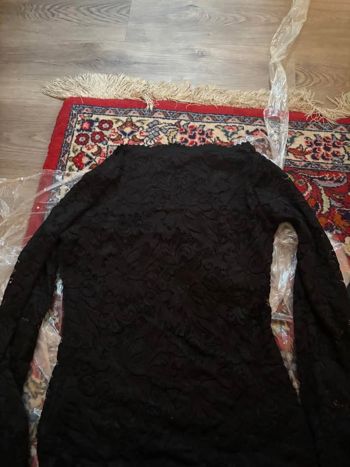 Long sleeve lace black top - photo 2