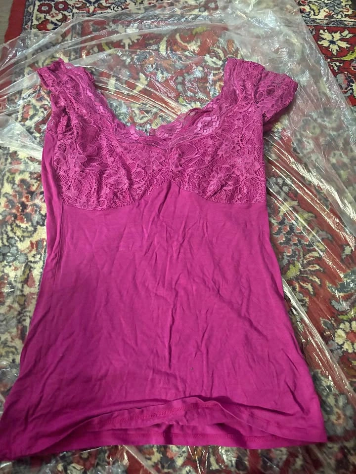 Guess Lace Top - Size Medium
