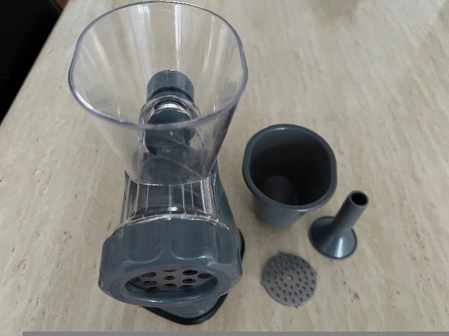 Nearly NEW manual meat grater, easy to use, ORIG $35, NOW $15!!! - photo 3