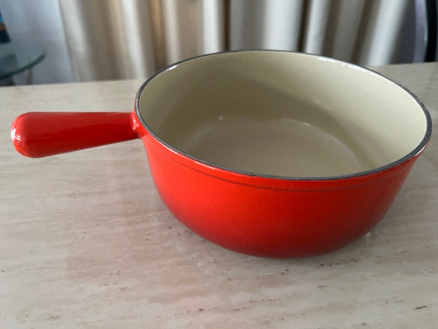 100%NEW LeCreuset 3.3LCast Iron Fondue Saucepan Orig$300 NOW$200