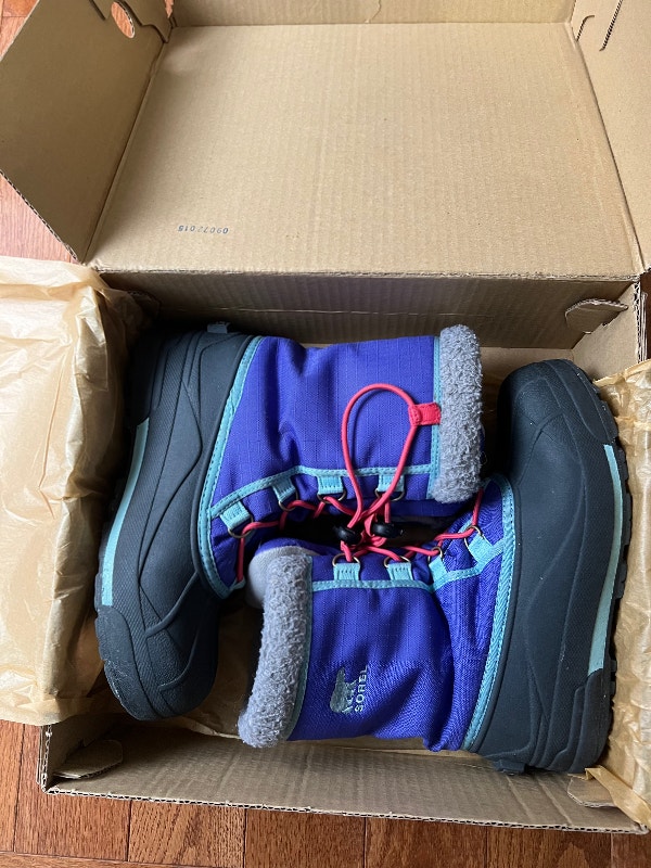 Sorel Snow Boots excellent condition ORIG $120 NOW $20 no tax!! - photo 2