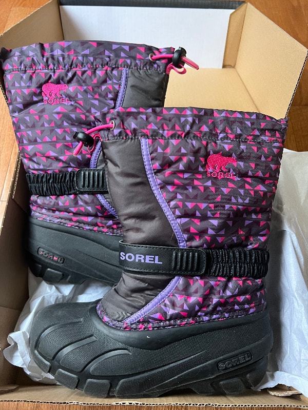 SOREL Snow Boots excellent condition ORIG $120 NOW $20 no tax!