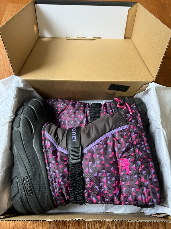 SOREL Snow Boots excellent condition ORIG $120 NOW $20 no tax! - photo 2