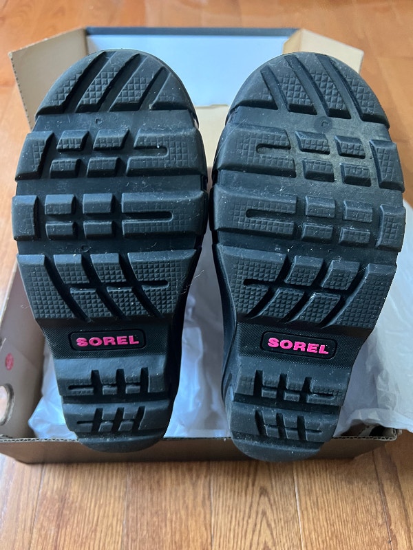 SOREL Snow Boots excellent condition ORIG $120 NOW $20 no tax! - photo 5