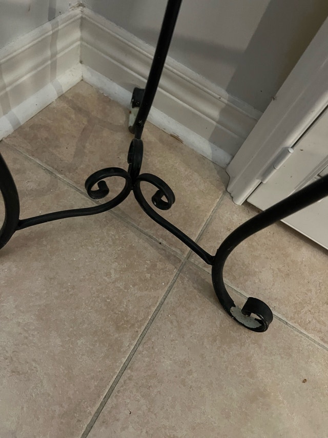 Metal Sturdy Plant Stand - $10 - photo 3