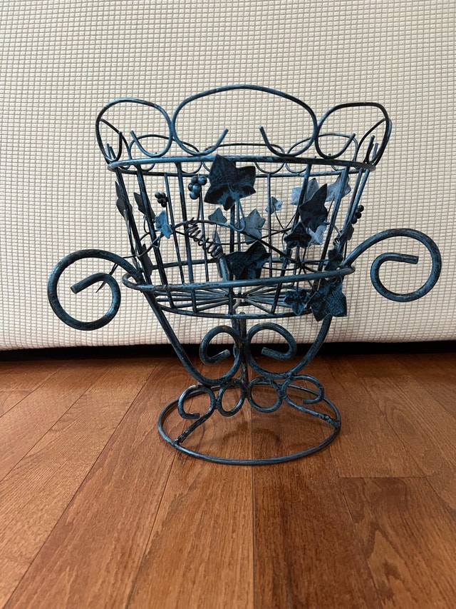 BeautifullyMade Sturdy Metal Plant Stand - Orig $30, Now $15 - photo 2