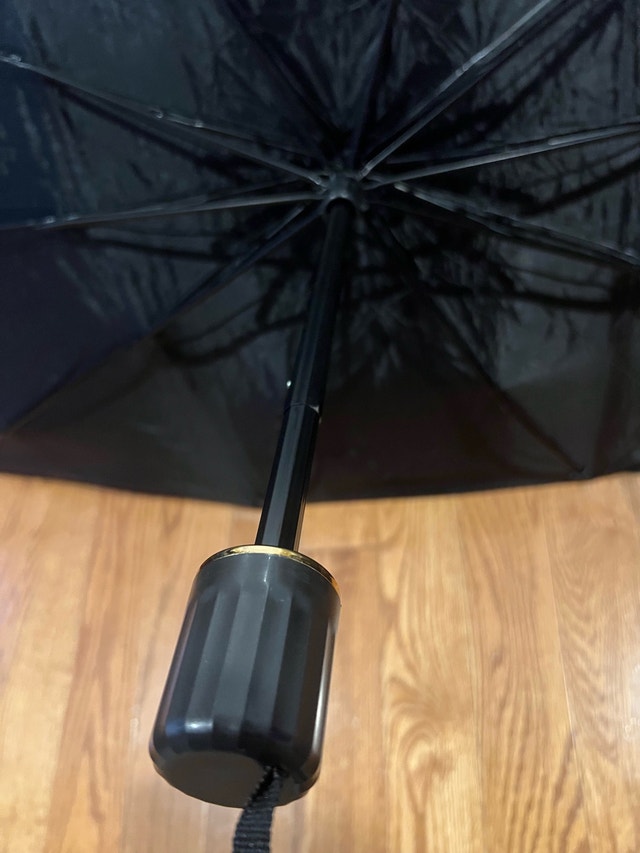 NEW Foldable Windshield Sunshade Umbrella - $15 - photo 2