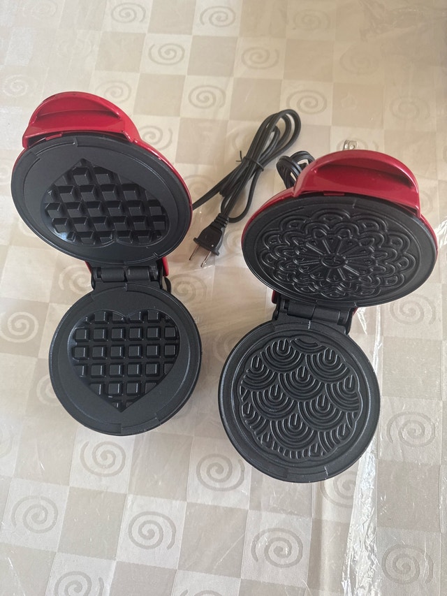 Dash Mini Waffle Makers - photo 2