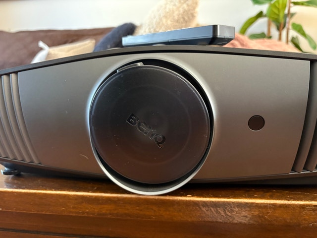 BenQ HT5550 CinePrime 4K HDR Projector – Brand New Lamp - photo 2