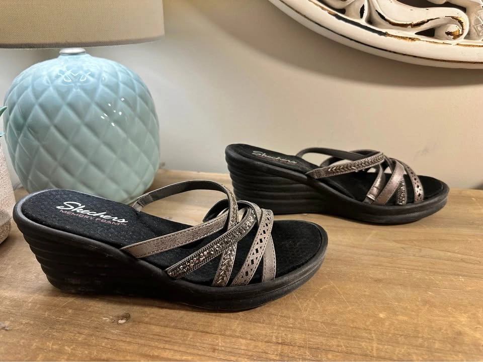 Skechers Memory Foam Wedge Sandals Embellished Metallic Straps S - photo 3