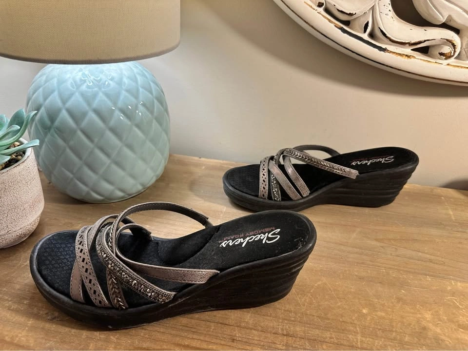 Skechers Memory Foam Wedge Sandals Embellished Metallic Straps S - photo 4