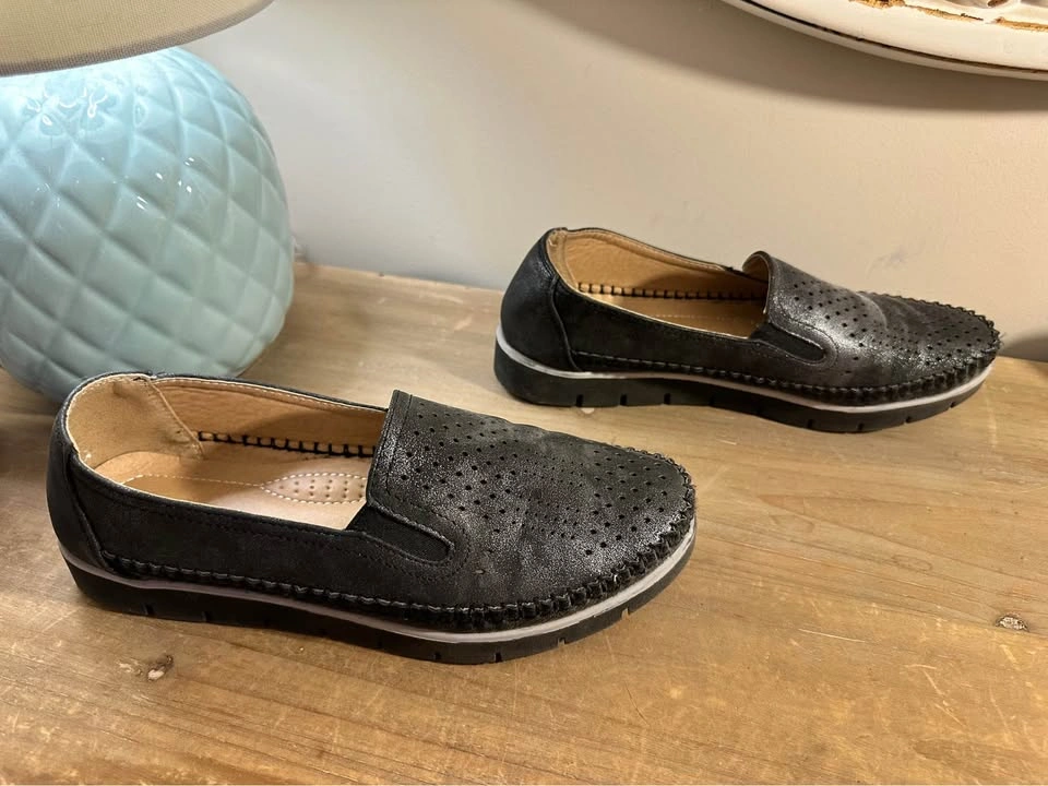 VANGELO DONNA perforated dark grey loafers - photo 4