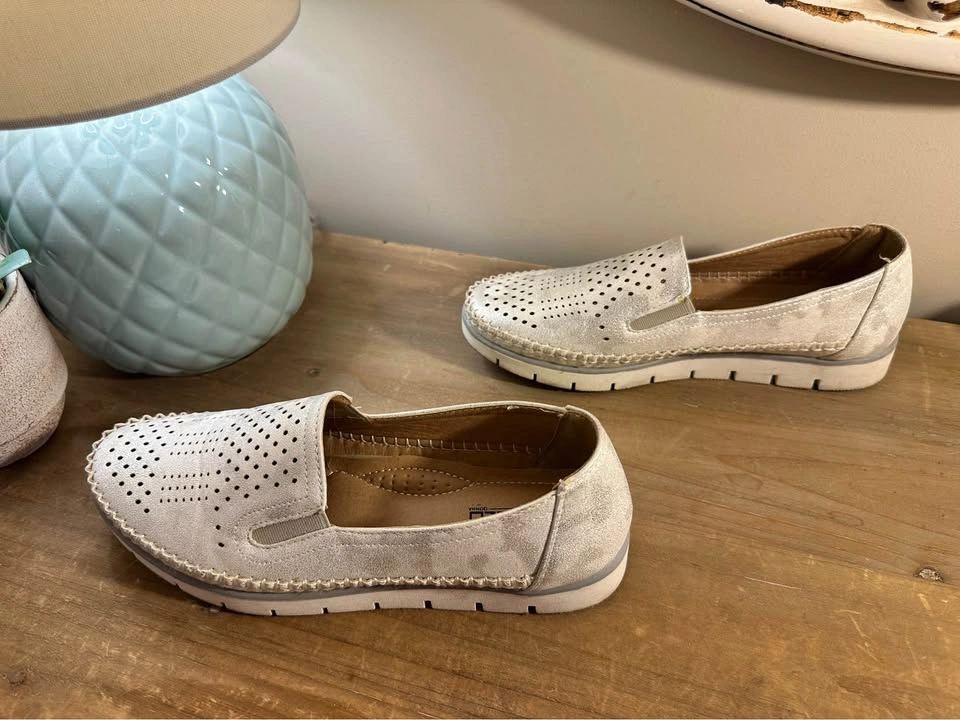 VANGELO Metallic Perforated Slip-On Shoes Size 7 - photo 4