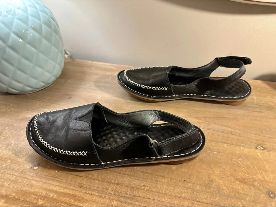 Women's Anuschka Black Leather Ankle Strap Flats - photo 3