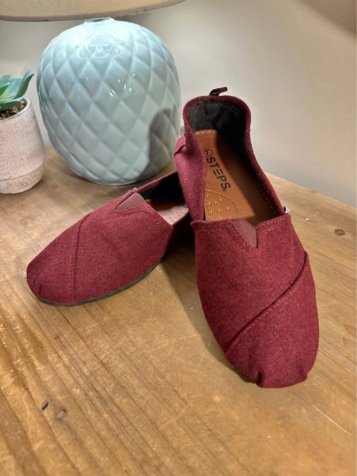 STEPS Burgundy Slip-On Flats Size 7
