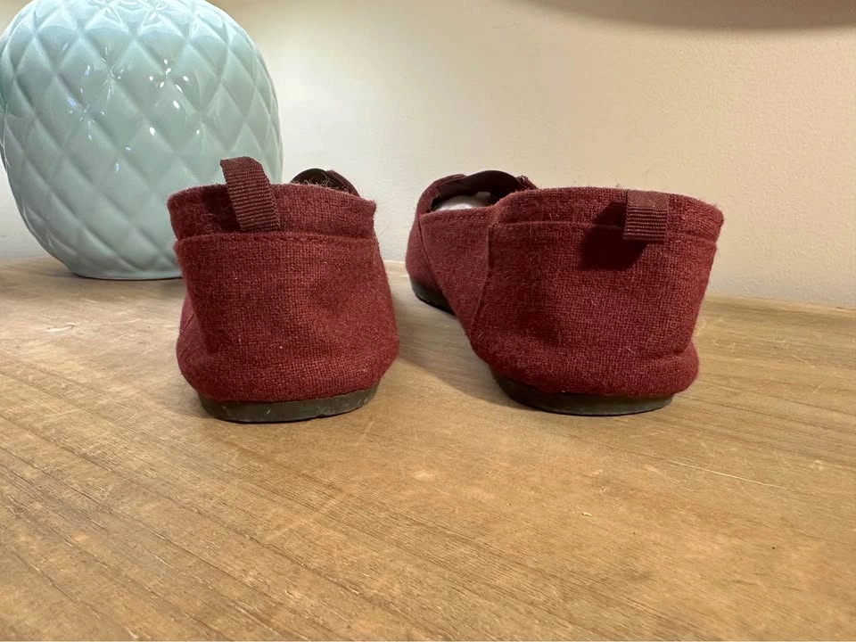 STEPS Burgundy Slip-On Flats Size 7 - photo 3